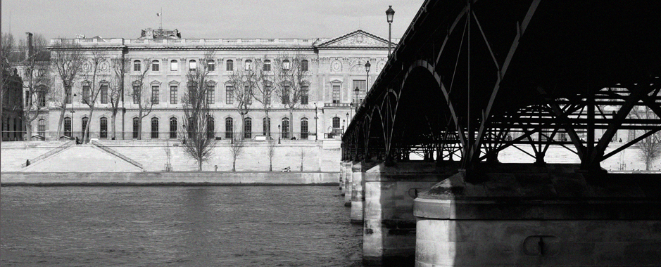 vue du muse du Louvre pendant un tour pdestre dans Paris