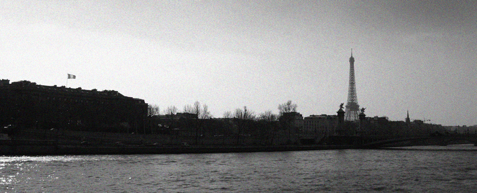 vue gnrale de Paris avec la Tour Eiffel et les quais de Seine