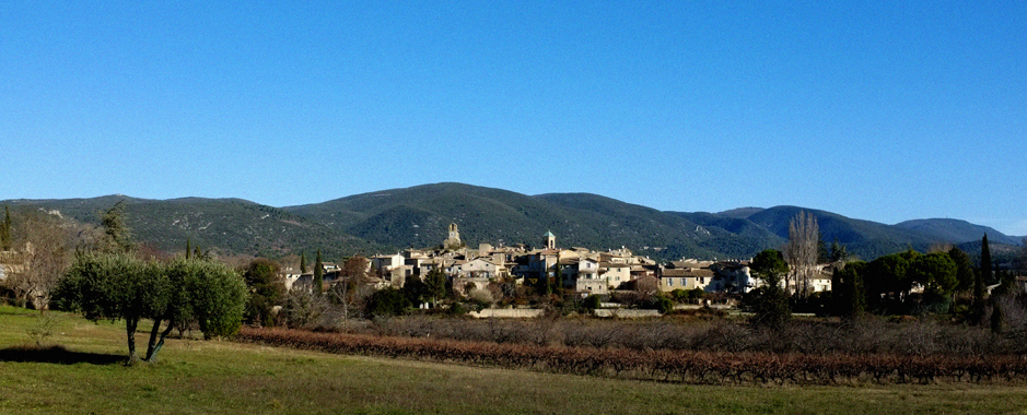 vue générale du village provençal de Lourmarin
